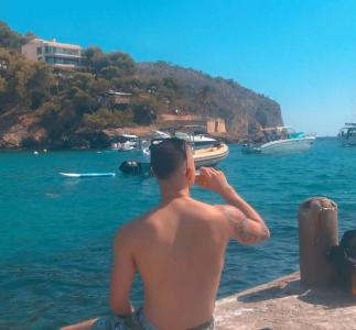 647389307: Chico busca chica en Mallorca