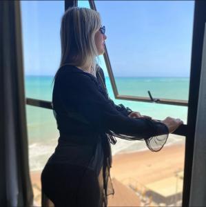 604929831: Chica busca chico en Cantabria