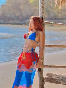 663457580: Chica busca chico en Málaga