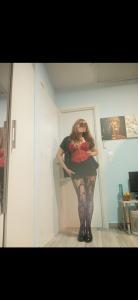 697317494: Chica busca chico en Madrid