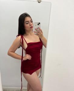 647315397: Chica busca chico en Madrid