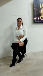 677490145: Chica busca chico en Sevilla