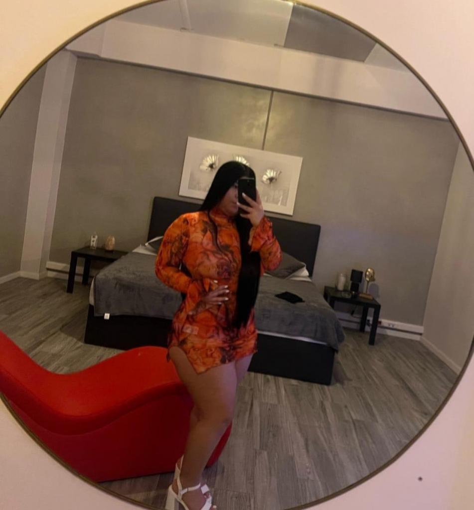 Chica busca chico en Alicante: Chica busca chico