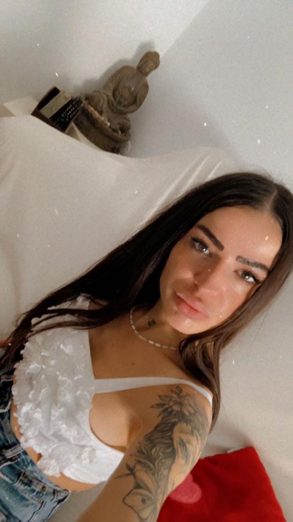 Chica busca chico en Almería: Chica busca chico