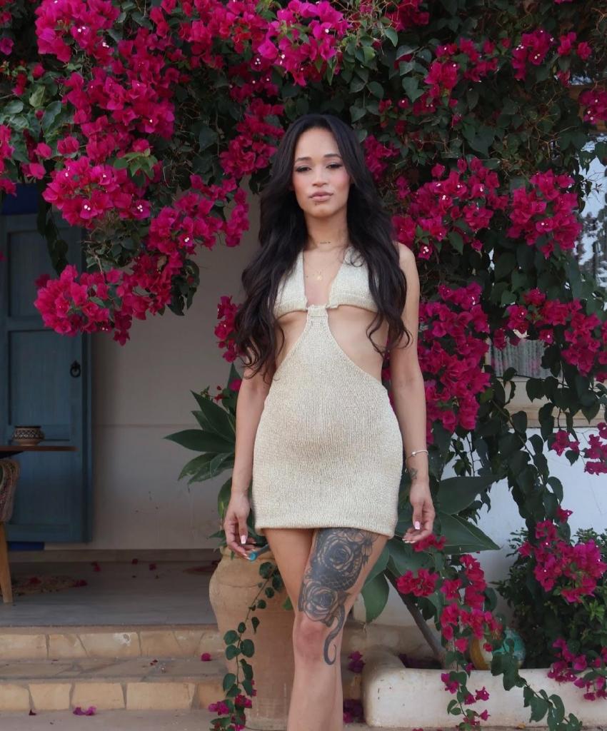 677466641: Chica busca chico en Ibiza