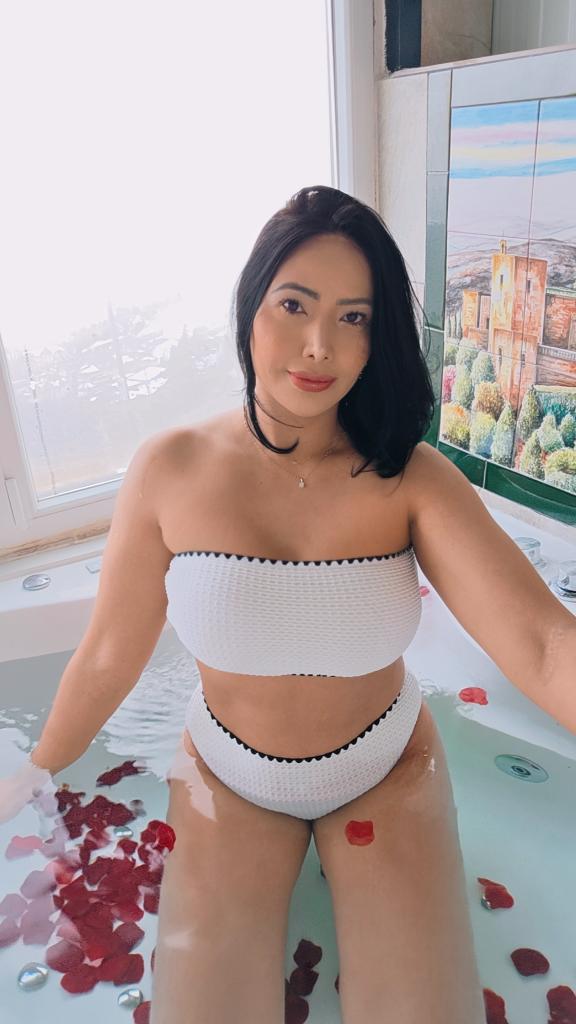 Chica busca chico en Alicante: Chica busca chico