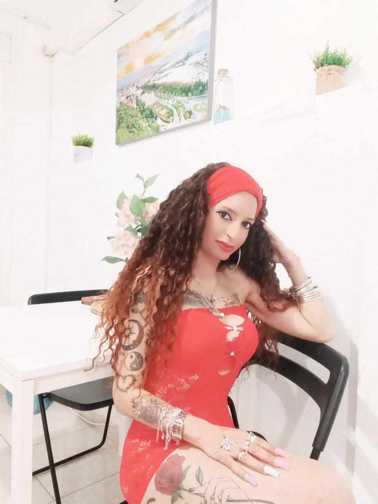Chica busca chico en Málaga: Chica busca chico