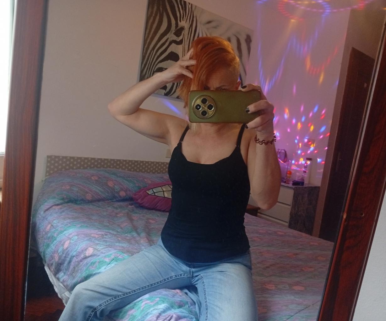 666807215: Chica busca chico en La Coruña