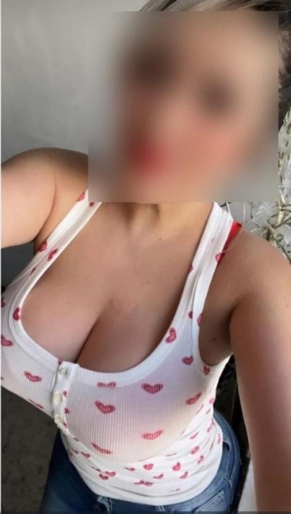 Chica busca chico en Almería: 