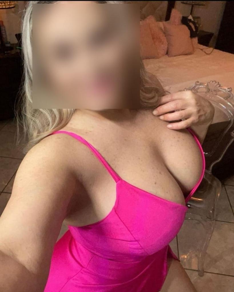 Chica busca chico en Almería: 