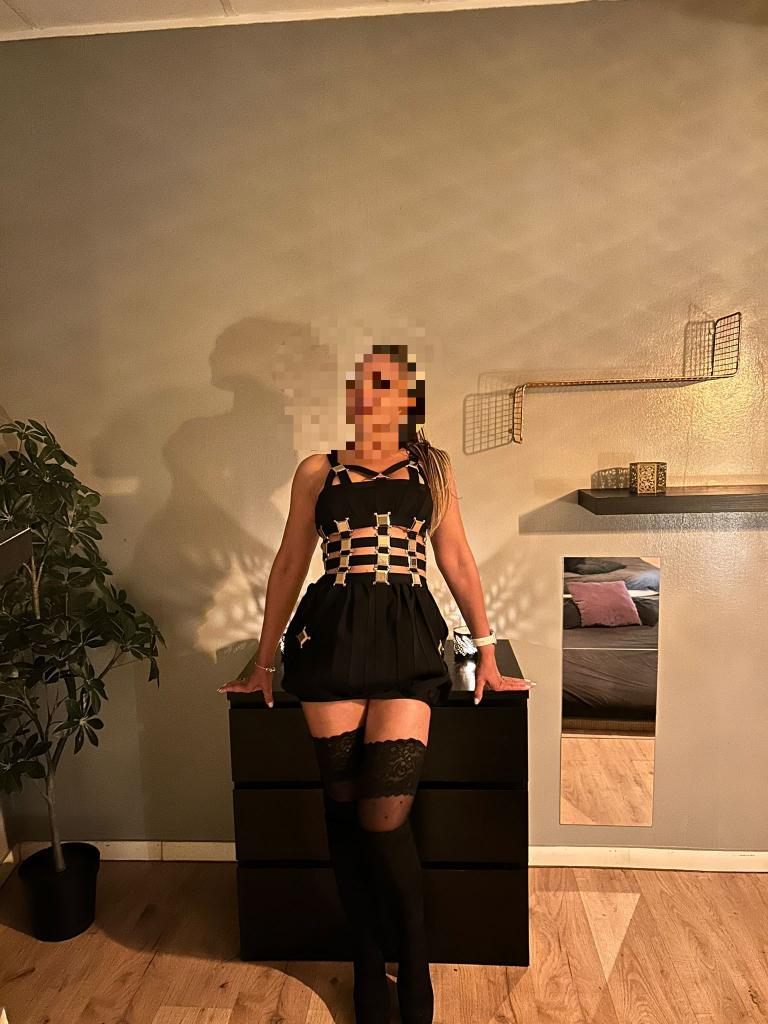 Chica busca chico en Sevilla: Chica busca chico