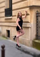 613760149: Chica busca chico en Barcelona