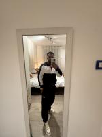 642437441: Chico busca chica en Zaragoza