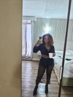 613694952: Chica busca chico en Barcelona