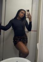 614210813: Chica busca chico en Barcelona