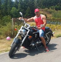 672956838: Chico busca chica en Barcelona