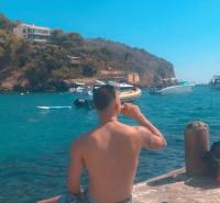 647389307: Chico busca chica en Mallorca