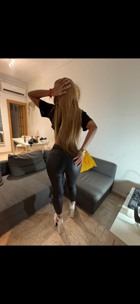 644695379: Chica busca chico en Cádiz