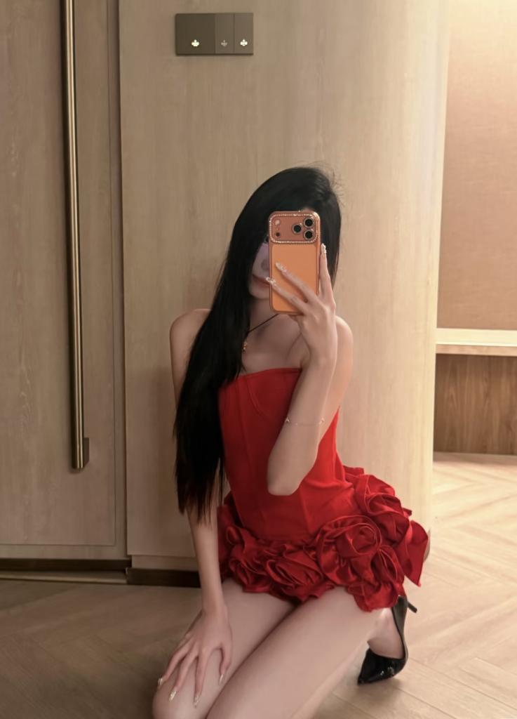 637781915: Chica busca chico en Barcelona