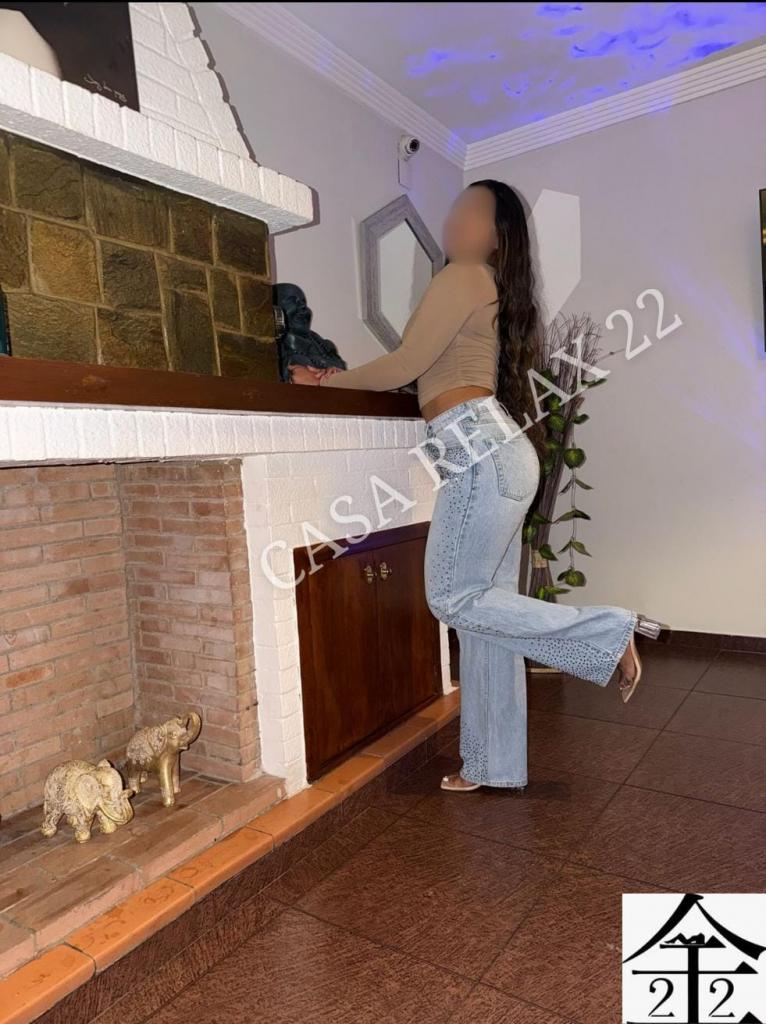 Chica busca chico en Granada: Chica busca chico