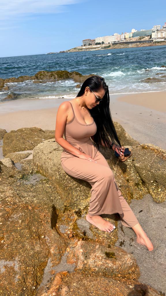 610064569: Chica busca chico en La Coruña
