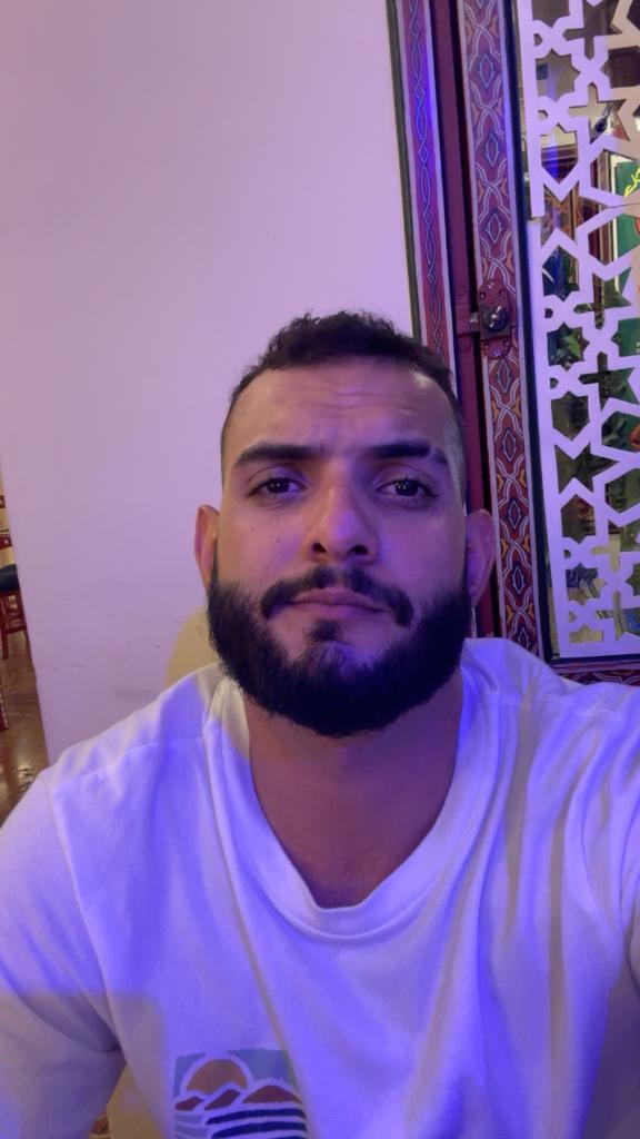 617059480: Chico busca chica en Barcelona
