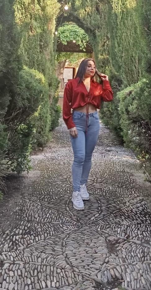 677981630: Chica busca chico en Cádiz