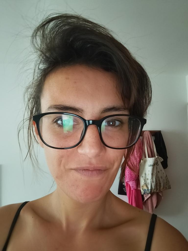 664616927: Chica busca chico en La Coruña