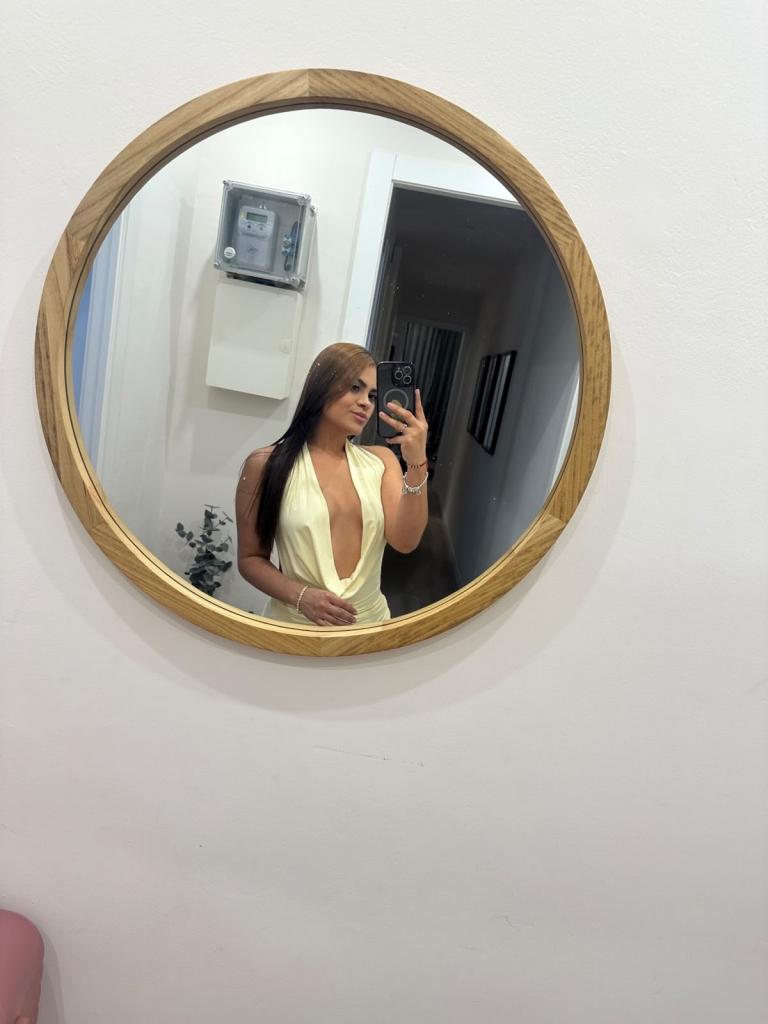613793336: Chica busca chico en Barcelona