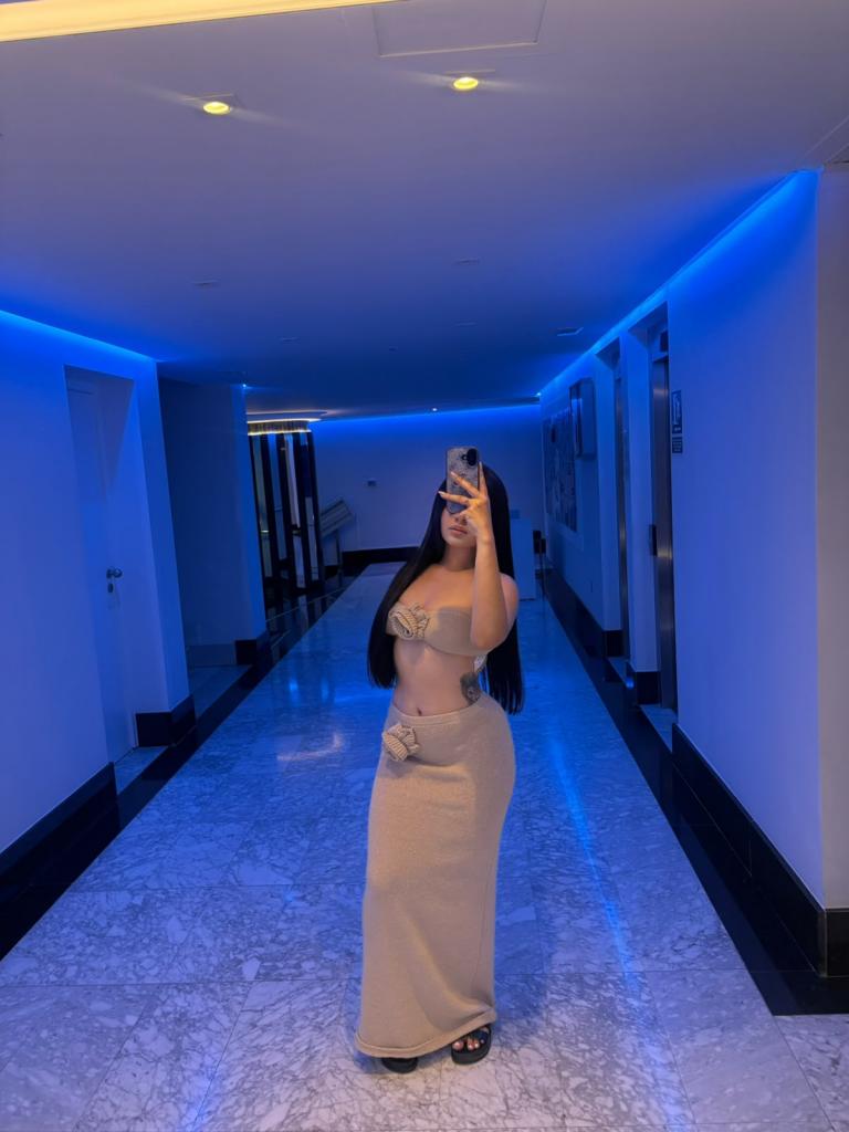 663736078: Chica busca chico en Ibiza
