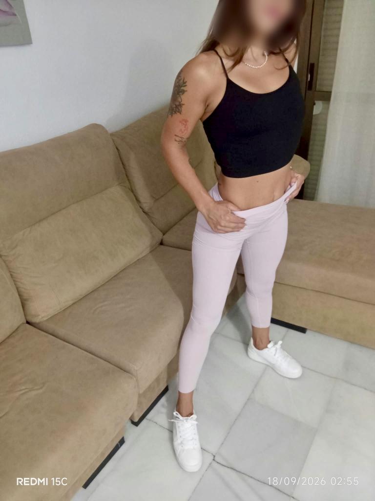 745059470: Chica busca chico en Málaga