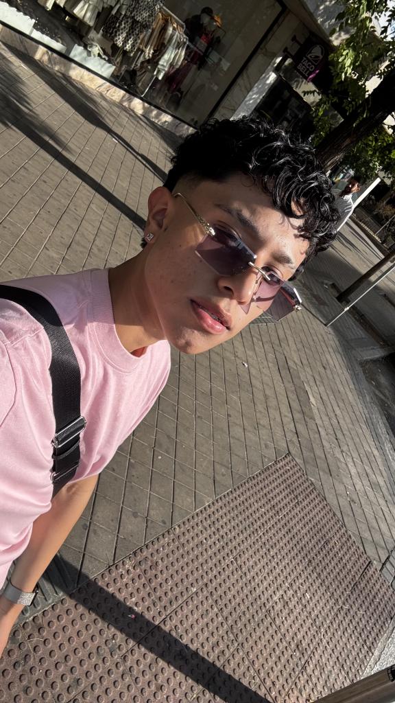 687325161: Chico busca chica en Valencia