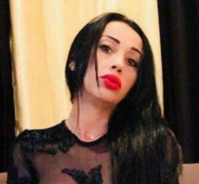 614137601: Chica busca chico en Madrid
