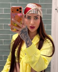 631675836: Chica busca chico en Barcelona