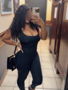 633687749: Chica busca chico en Barcelona