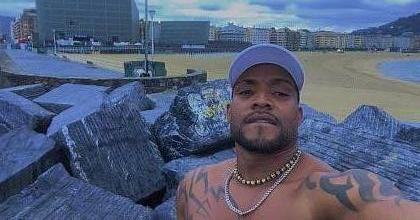 634014141: Chico busca chica en La Coruña