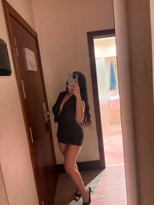 663736078: Chica busca chico en Ibiza