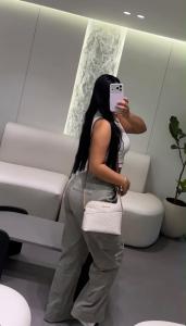 664248549: Chica busca chico en Sevilla