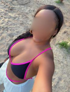 633687749: Chica busca chico en Barcelona