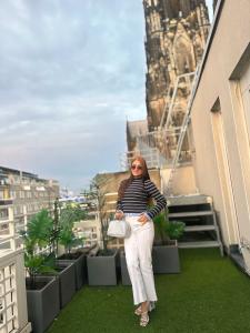613793336: Chica busca chico en Barcelona