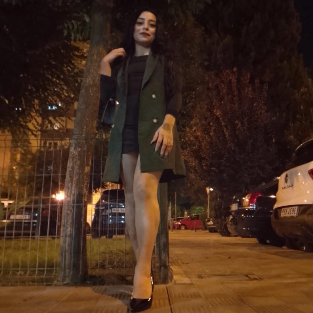 677981630: Chica busca chico en Cádiz