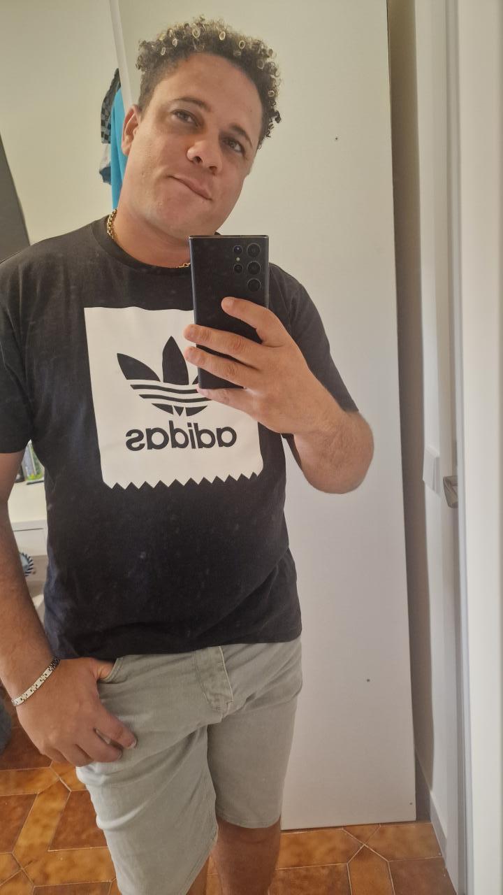 664479967: Chico busca chica en Madrid