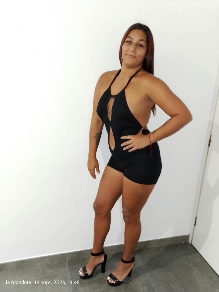 663089777: Chica busca chico en Barcelona