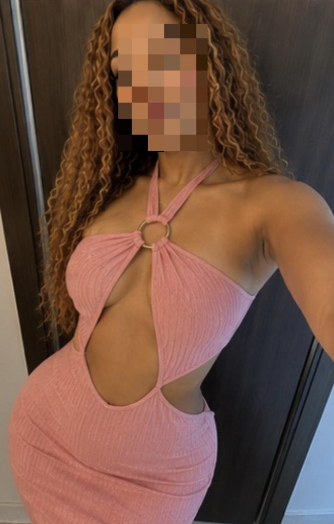 667717303: Chica busca chico en Valencia