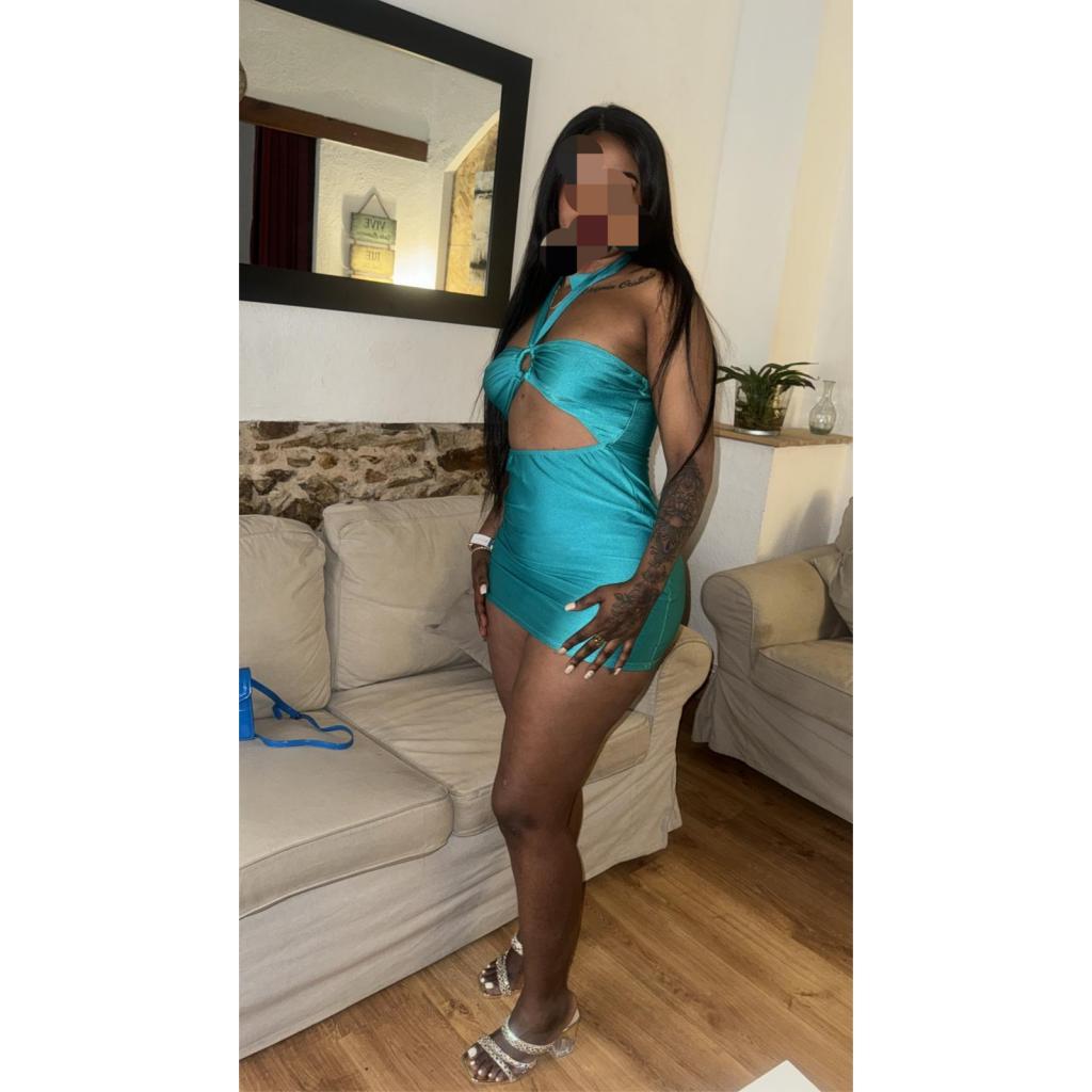 745035281: Chica busca chico en Gerona