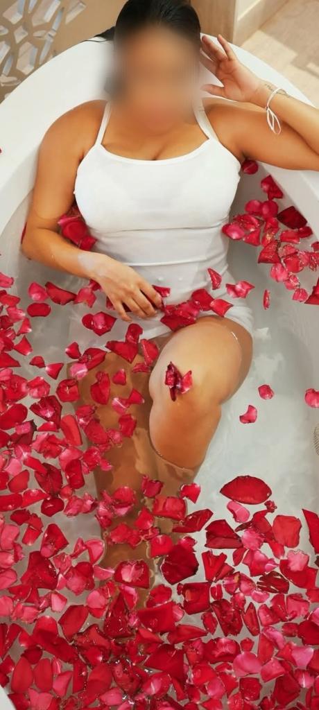 642166890: Chica busca chico en Zaragoza