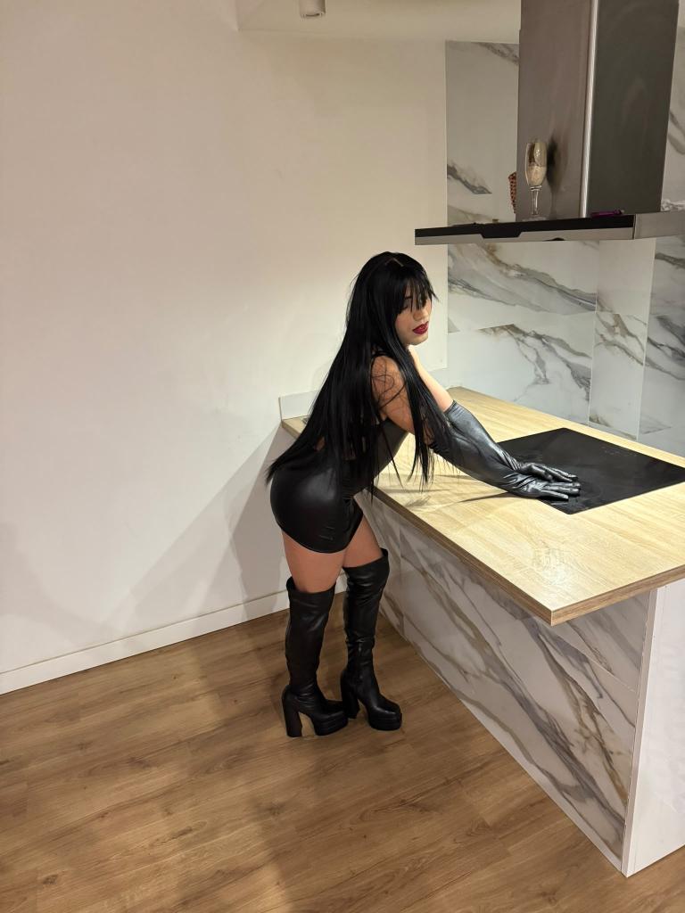 666761751: Transexual en Zaragoza
