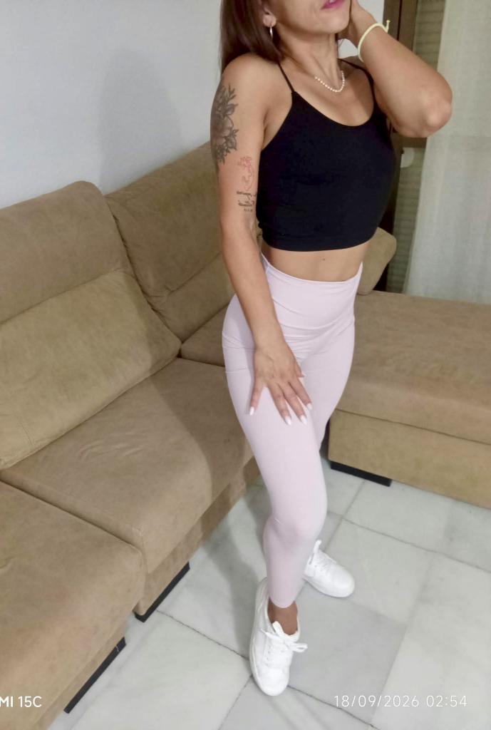 745059470: Chica busca chico en Málaga