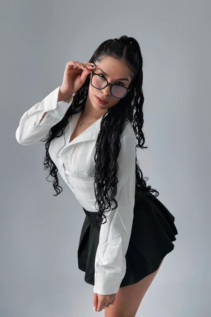 Chica busca chico en Alicante: Chica busca chico