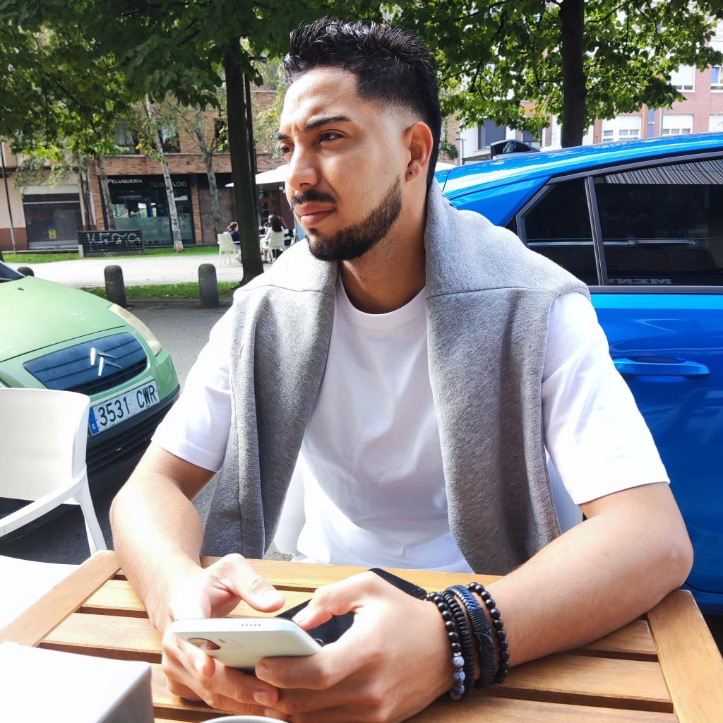 Chico busca chica en Asturias: 